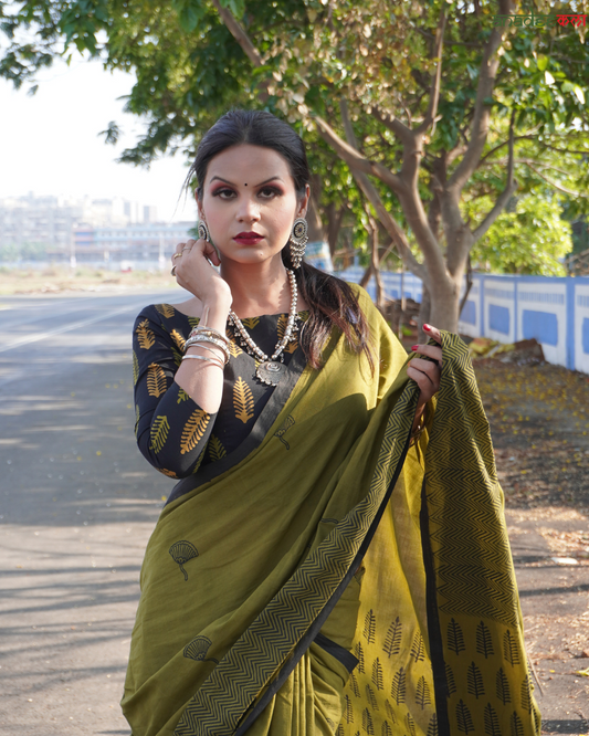 Mushroom Grove - Premium Saree