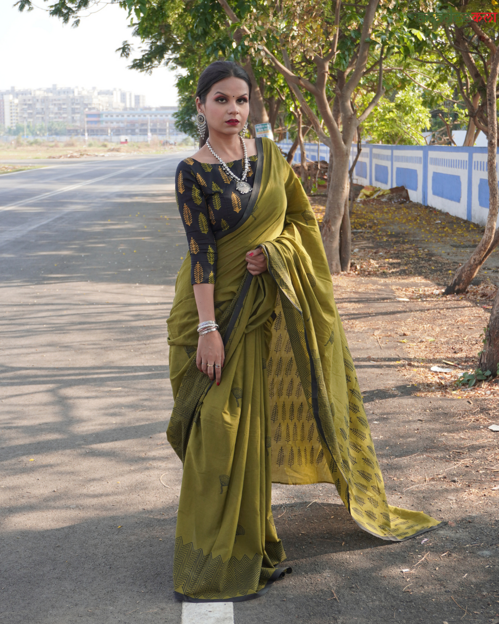 Mushroom Grove - Premium Saree