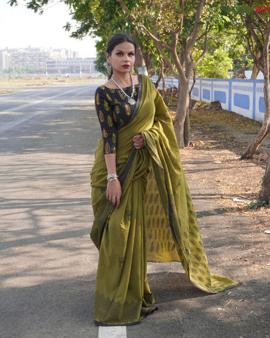 Mushroom Grove - Premium Saree