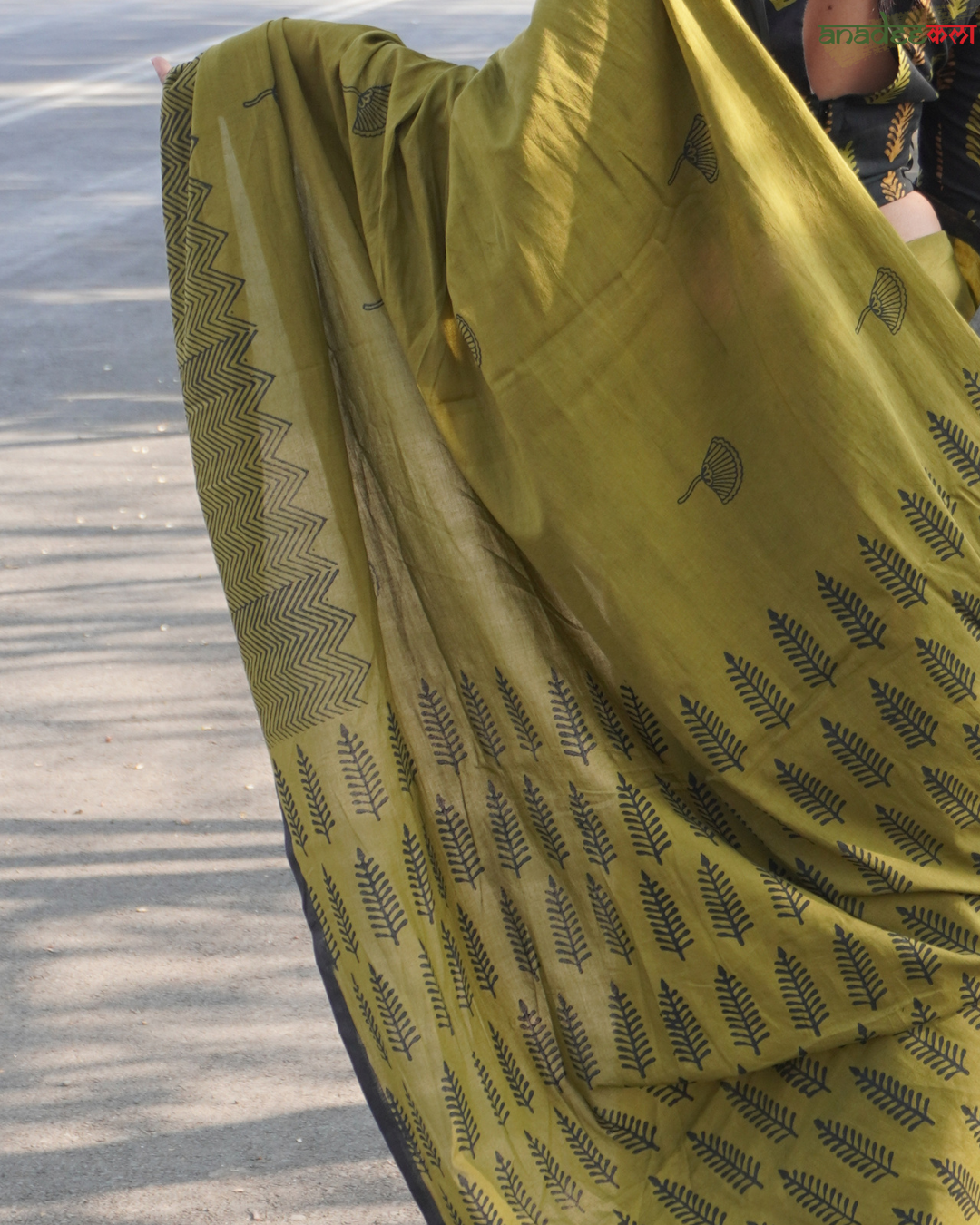 Mushroom Grove - Premium Saree
