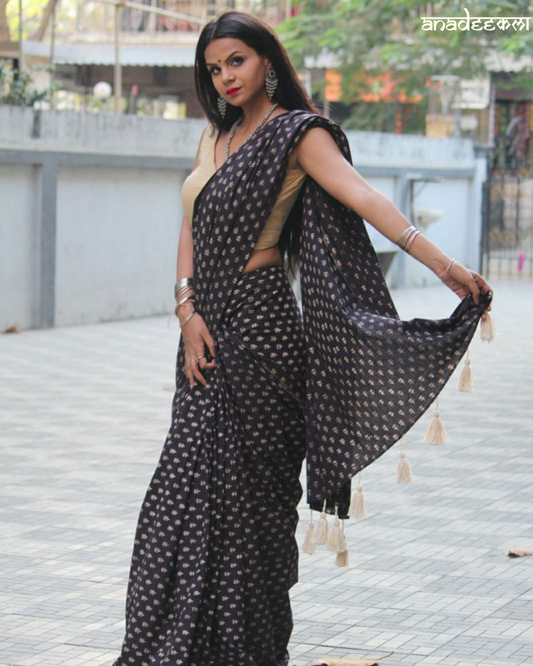Stunning Rocks - Ajrakh Saree