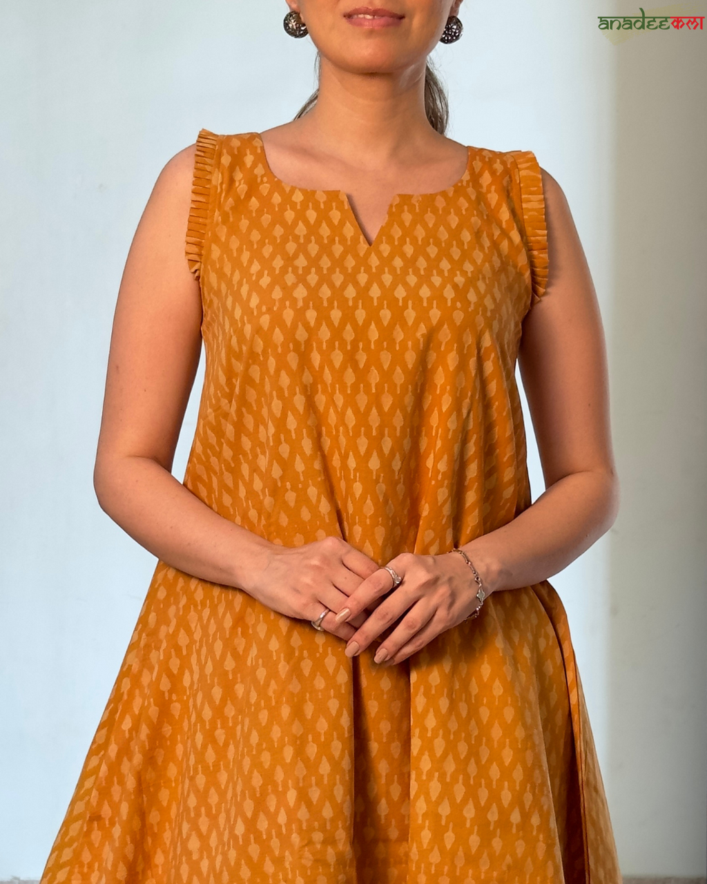 Sunlit Simplicity- A Glow You Can Wear